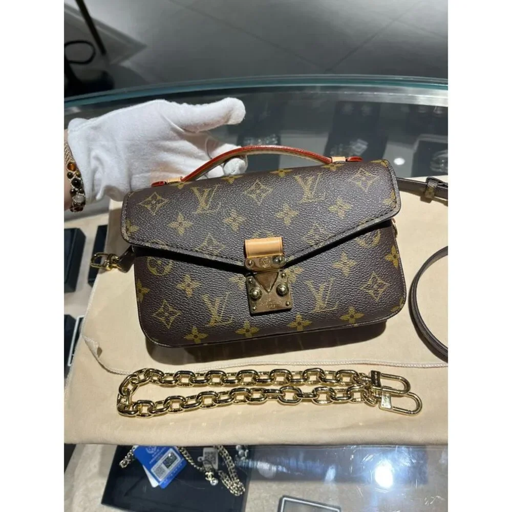 Louis Vuitton Women Pre-Loved Bag Very Good Condition